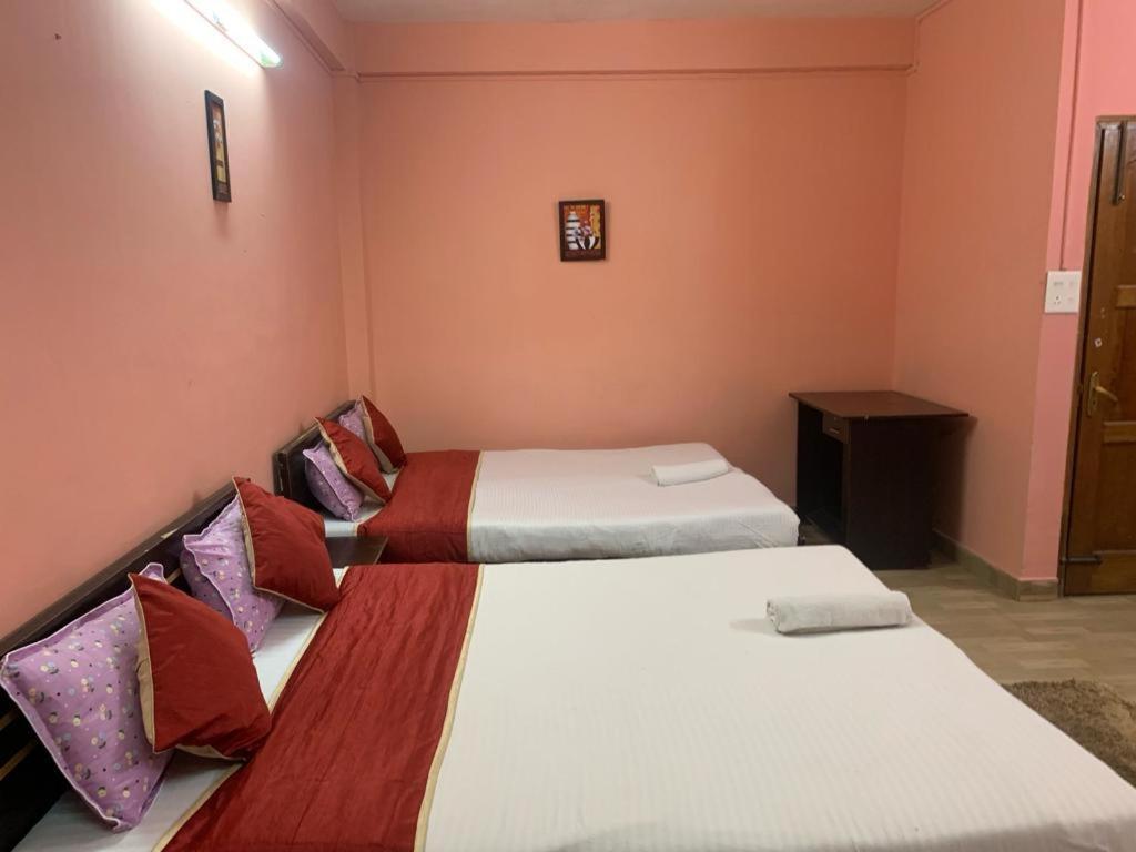 Guest House Inn Shillong Esterno foto